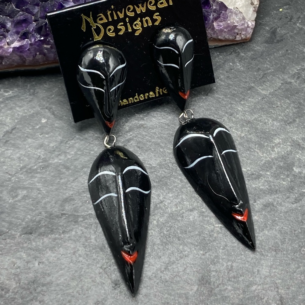 #39 NWT Women’s Vintage artisan wood paint novelty earrings African mask face